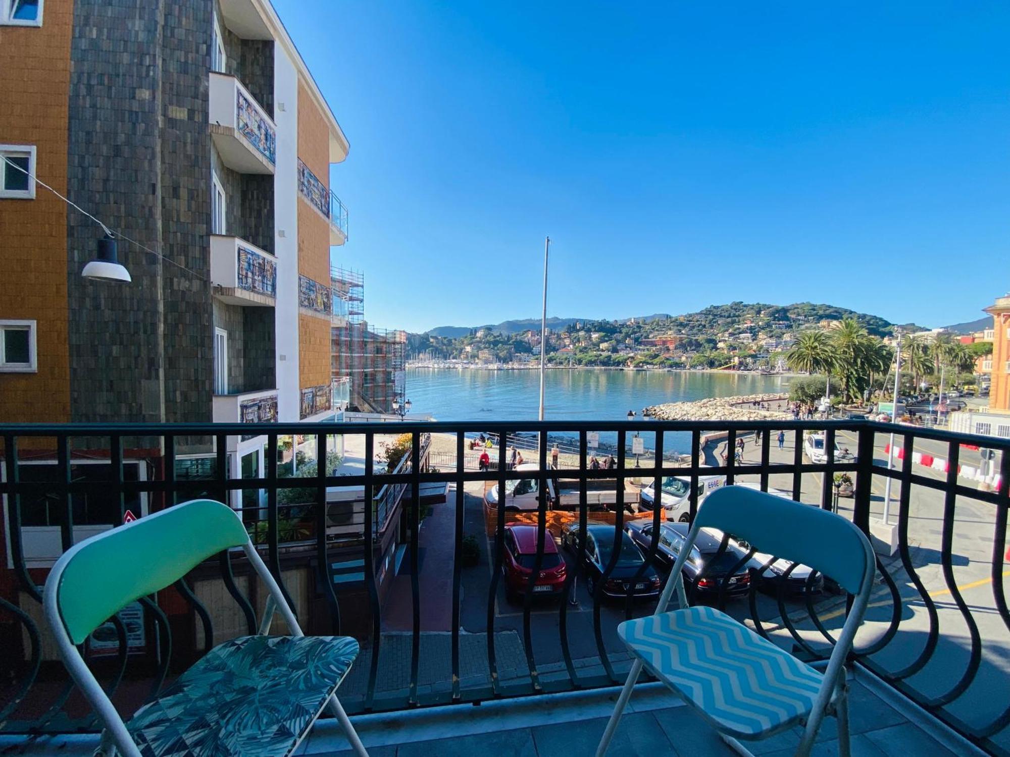 Alla Casa Rosa Al Mare- Centrale A Di Fronte Al Mare- Emozionante- Garage Privato Gratuito A 800 Mt- Aria Condizionata-Wifi Rapallo Exterior foto